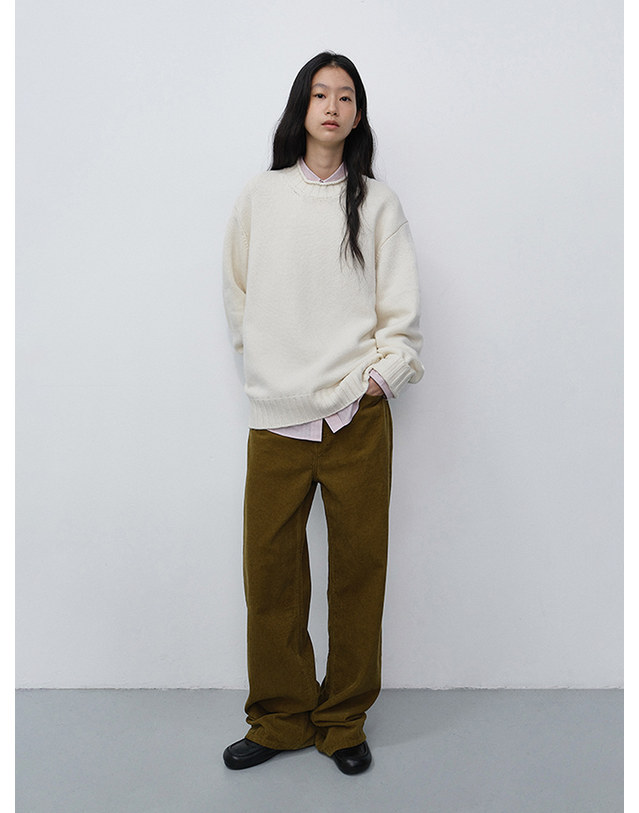 던스트 90S WIDE CORDUROY JEANS OLIVE GREEN_UDPA6C212E1 그린 착용컷