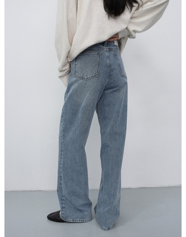던스트 WIDE JEANS LIGHT BLUE_UDPA6C209B1 블루 착용컷