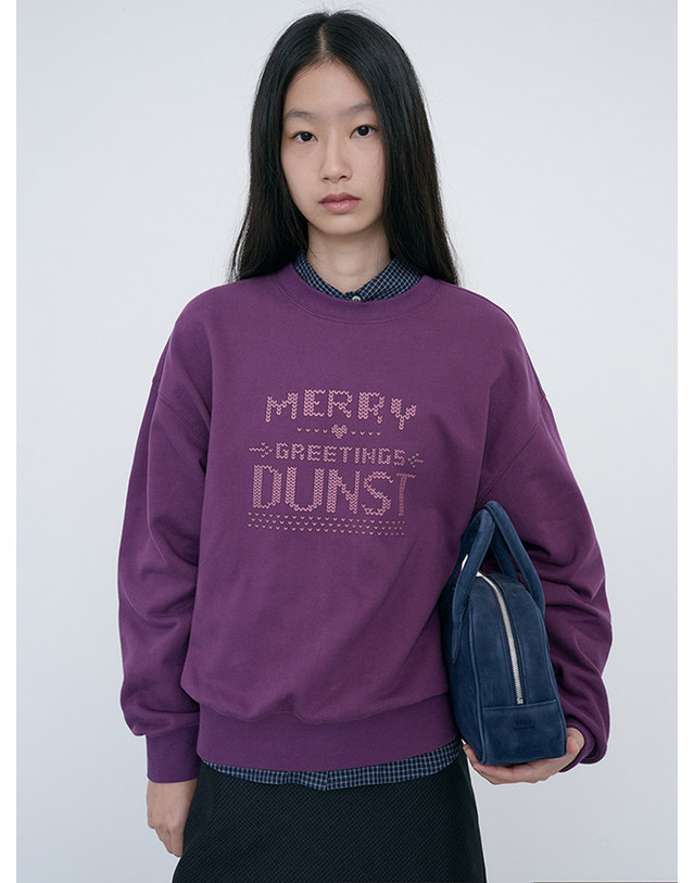 던스트 UNISEX PIXEL SWEATSHIRT PURPLE_UDTS6C113U1 퍼플 착용컷