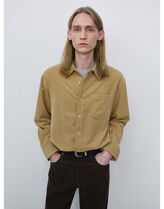 던스트 UNISEX CORDUROY SHIRT BEIGE_UDSH6C106I2 베이지 착용컷