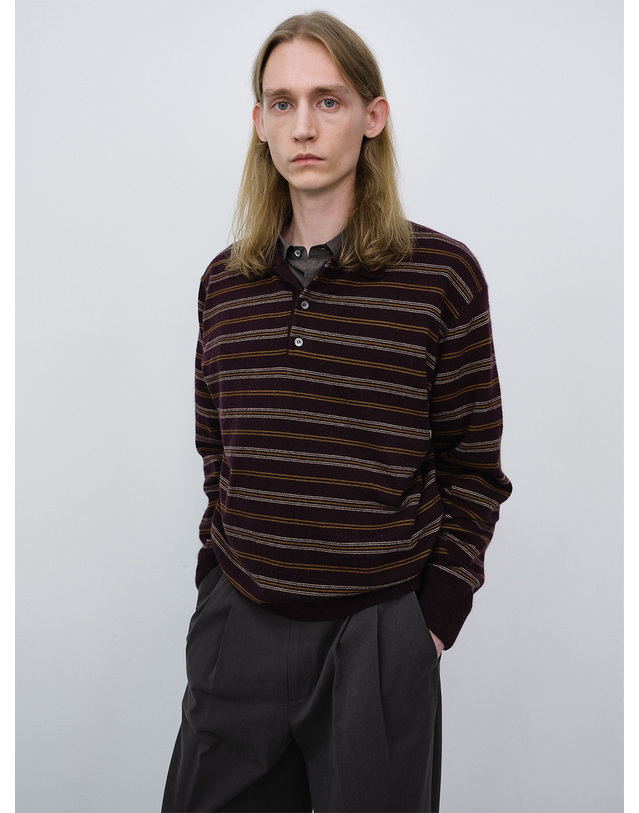 던스트 UNISEX COLLARED STRIPED SWEATER BROWN_UDSW6C115W2 브라운 착용컷