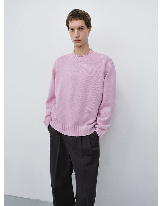 던스트 UNISEX CHUNKY ROLL NECK SWEATER SOFT PINK_UDSW6C114P1 핑크 착용컷