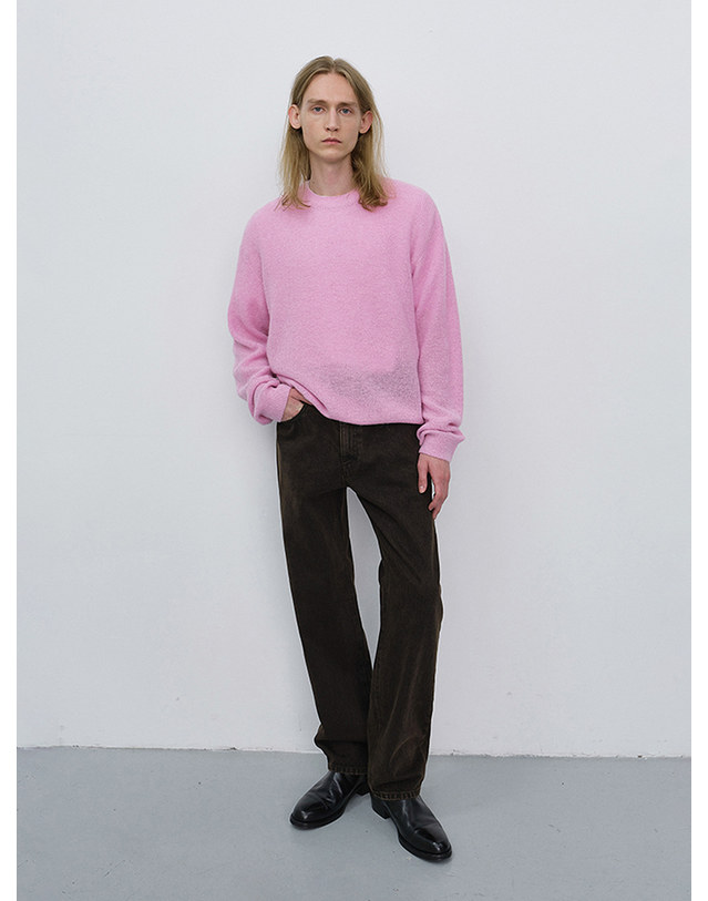 던스트 UNISEX HAIRLY SWEATER PALE PINK_UDSW6C113P1 핑크 착용컷