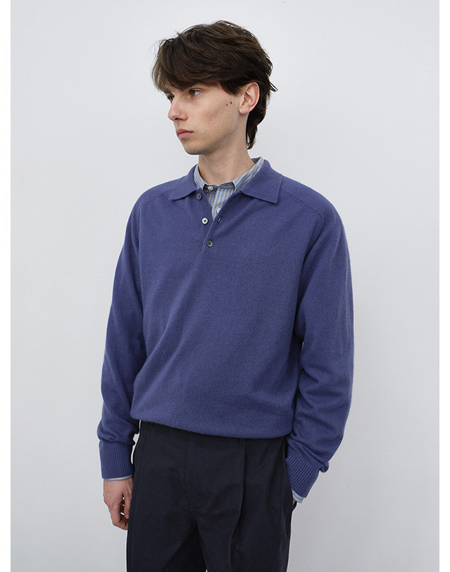 던스트 UNISEX COLLARED SWEATER WASHED BLUE_UDSW6C112B2 블루 착용컷