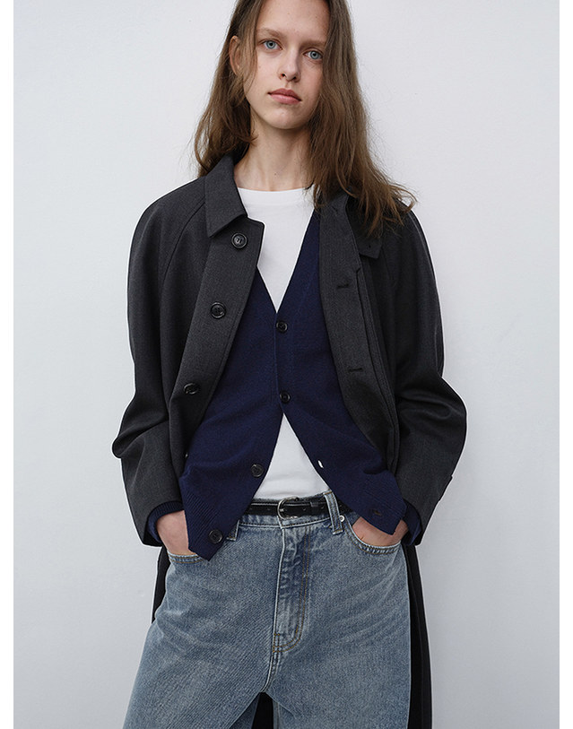 던스트 UNISEX V-NECK CARDIGAN BLUE NAVY_UDSW6C103N1 네이비 착용컷