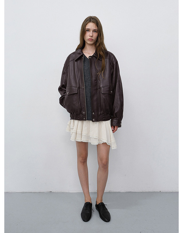 던스트 UNISEX OVERSIZED VINTAGE LEATHER BLOUSON BROWN_UDJU6C104W2 브라운 착용컷