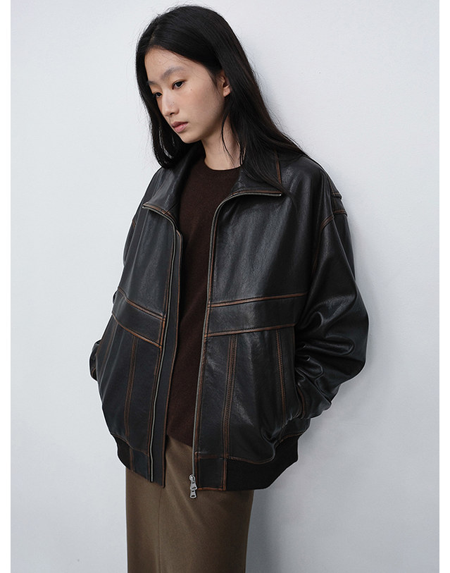 던스트 UNISEX STAND COLLARED LEATHER BLOUSON BRUSHED BROWN_UDJU6C103W2 브라운 착용컷