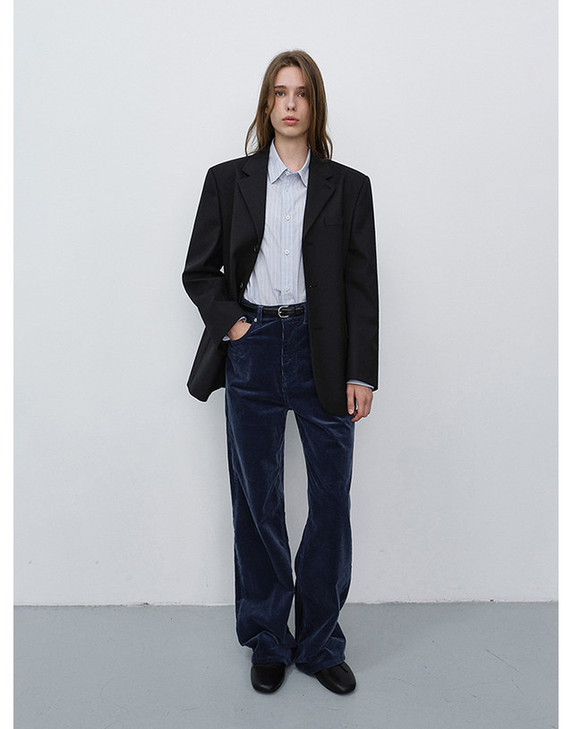 던스트 UNISEX CLASSIC 3 BUTTON WOOL BLAZER BLACK_UDJA6C106BK 블랙 착용컷