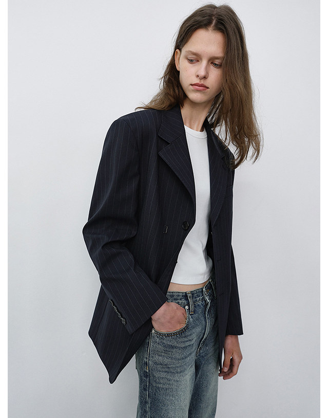 던스트 UNISEX REFINED MASCULINE WOOL BLAZER NAVY STRIPE_UDJA6C105N2 네이비 착용컷