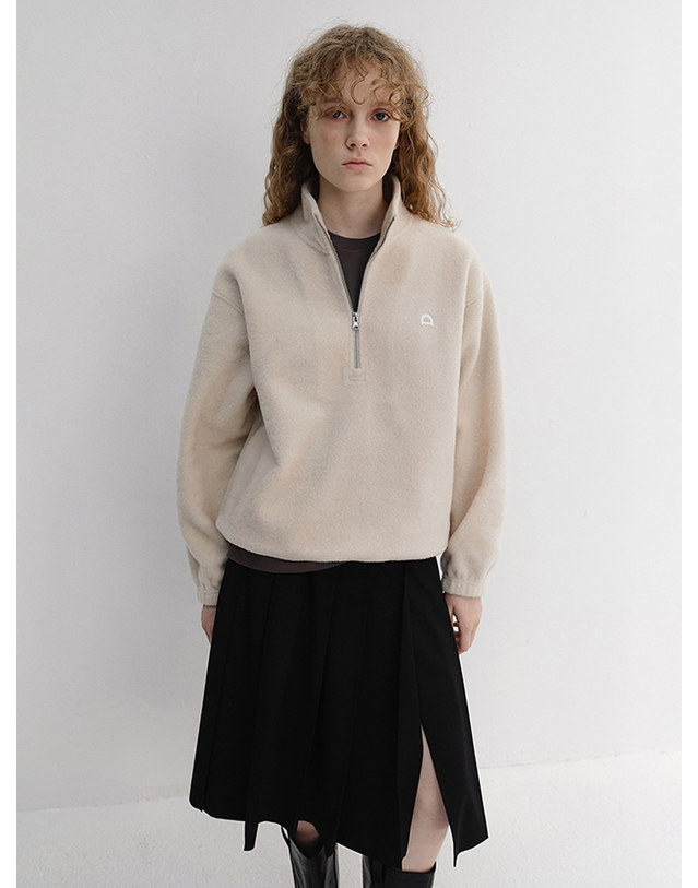 던스트 UNISEX HALF ZIP-UP FLEECE SWEATSHIRT CREAM_M_UDJU6D136CR 아이보리 착용컷