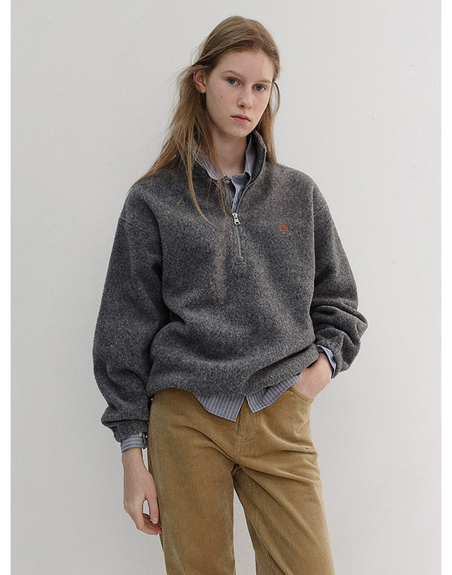 던스트 UNISEX HALF ZIP-UP FLEECE SWEATSHIRT MELANGE GREY_M_UDJU6D136G2 그레이 착용컷