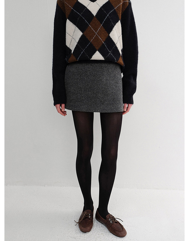 던스트 WOOL MINI SKIRT MELANGE GREY_UDSK6D224G2 그레이 착용컷