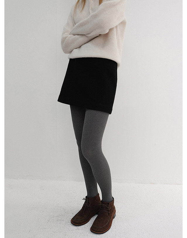 던스트 WOOL MINI SKIRT BLACK_UDSK6D224BK 블랙 착용컷