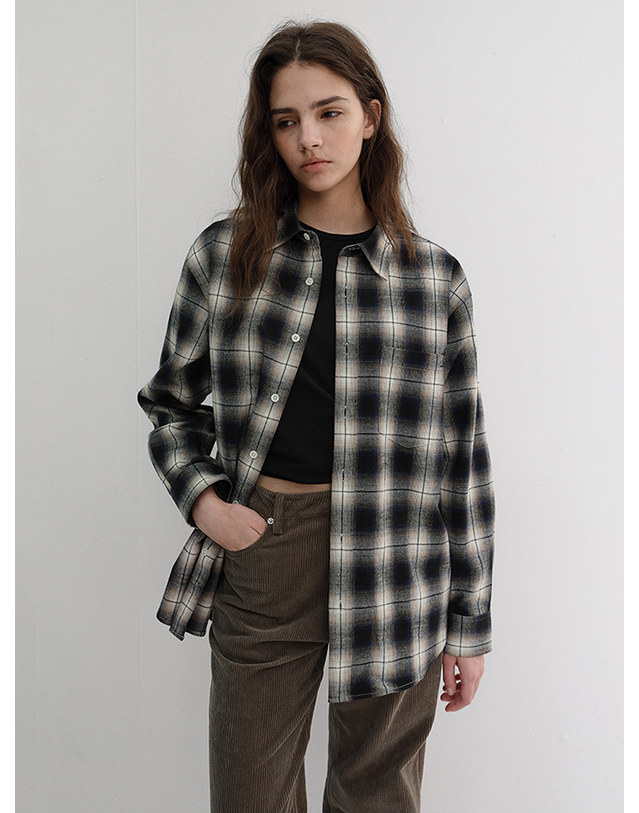 던스트 UNISEX WINTER FLANNEL CHECKED SHIRT BLUE_UDSH6D121B2 블루 착용컷