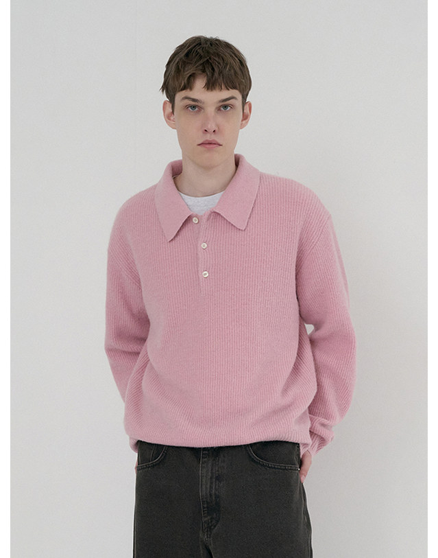 던스트 UNISEX HAIRY COLLARED SWEATER SOFT PINK_UDSW6D135P1 핑크 착용컷
