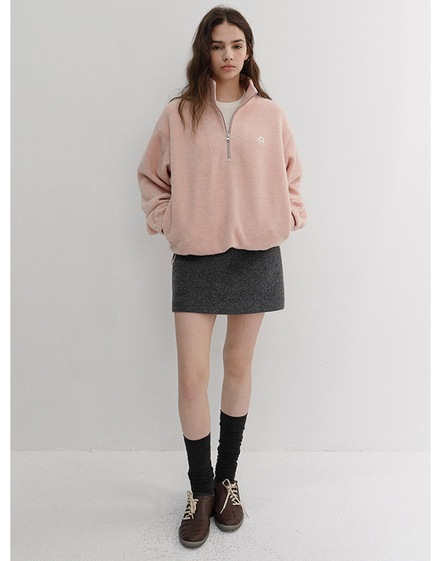 던스트 UNISEX HALF ZIP-UP FLEECE SWEATSHIRT CANDY PINK_UDJU6D136P1 핑크 착용컷