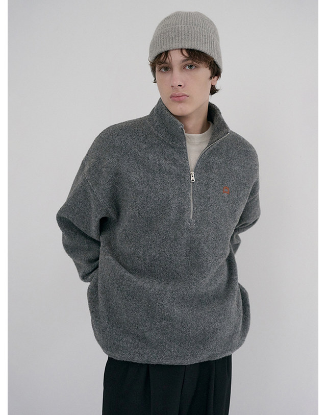 던스트 UNISEX HALF ZIP-UP FLEECE SWEATSHIRT MELANGE GREY_UDJU6D136G2 그레이 착용컷