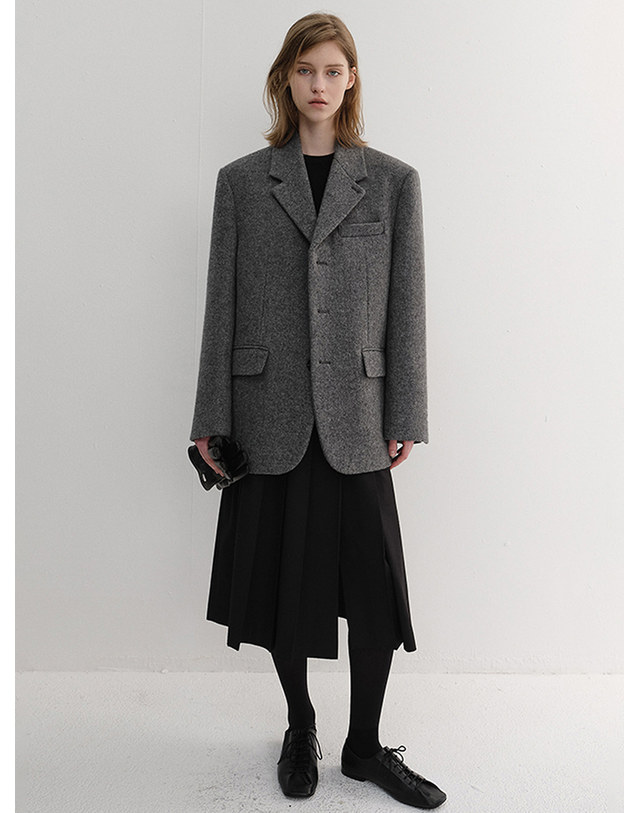 던스트 UNISEX 3 BUTTON WOOL BLAZER GREY_UDJA6D122G2 그레이 착용컷