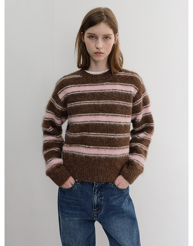 던스트 UNISEX STRIPED HAIRY SWEATER BROWN PINK_M_UDSW6D139W2 브라운 착용컷