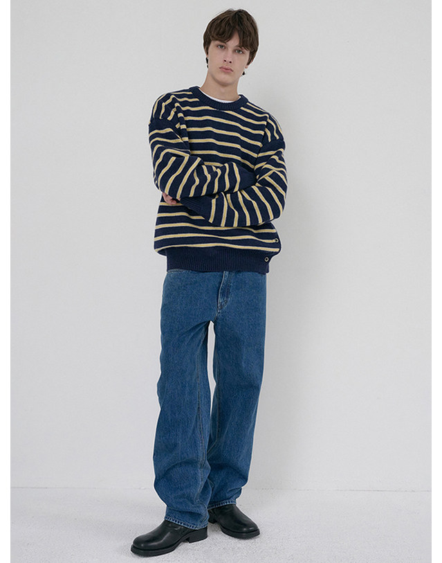 던스트 UNISEX STRIPED CHUNKY SWEATER NAVY_M_UDSW6D138N2 네이비 착용컷