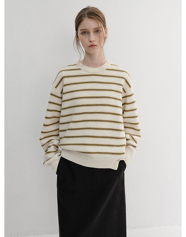 던스트 UNISEX STRIPED CHUNKY SWEATER IVORY_M_UDSW6D138IV 아이보리 착용컷