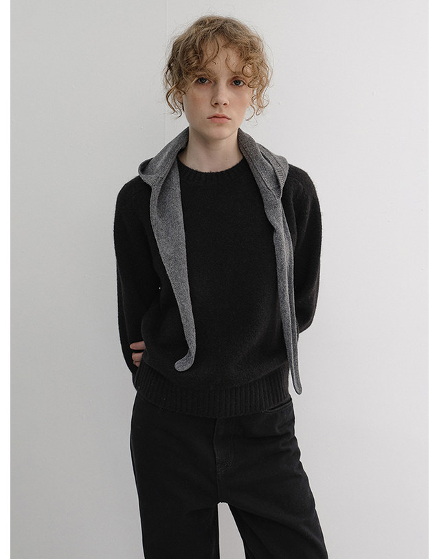 던스트 UNISEX SHAGGY DOG SWEATER BLACK_M_UDSW6D133BK 블랙 착용컷