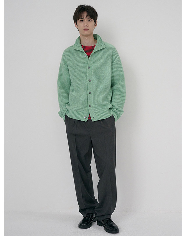 던스트 UNISEX HIGH NECK BUTTON CARDIGAN SOFT GREEN_M_UDSW6D122E1 그린 착용컷