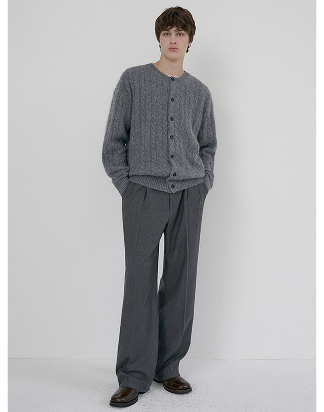 던스트 UNISEX HAIRY CABLE CREW NECK CARDIGAN MELANGE GREY_M_UDSW6D121G2 그레이 착용컷