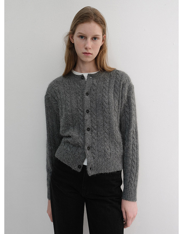 던스트 UNISEX HAIRY CABLE CREW NECK CARDIGAN MELANGE GREY_M_UDSW6D121G2 그레이 착용컷