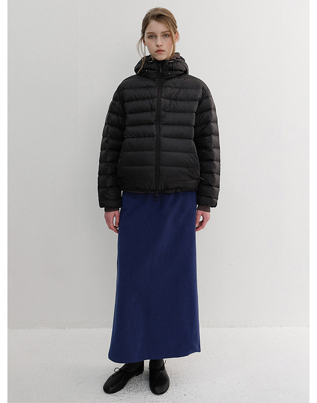 던스트 UNISEX LIGHT GOOSE DOWN JACKET BLACK_M_UDJU6D141BK 블랙 착용컷