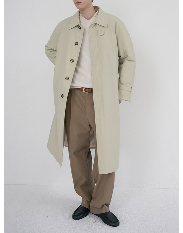 던스트 UNISEX PADDED BALMACAAN COAT SOFT BEIGE_M_UDCO6D141I1 그레이 착용컷