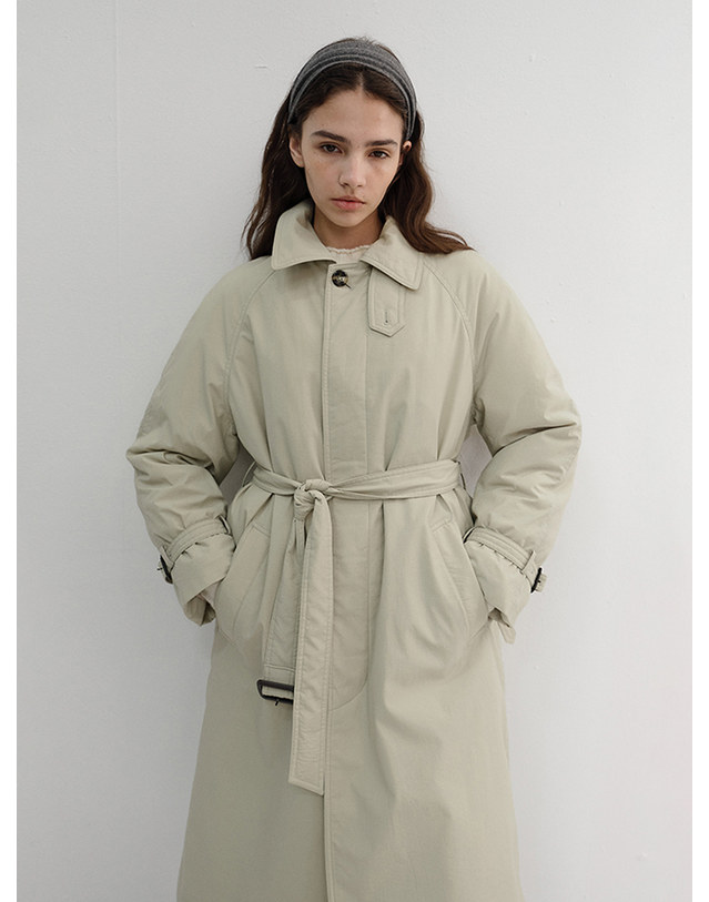 던스트 UNISEX PADDED BALMACAAN COAT SOFT BEIGE_M_UDCO6D141I1 그레이 착용컷