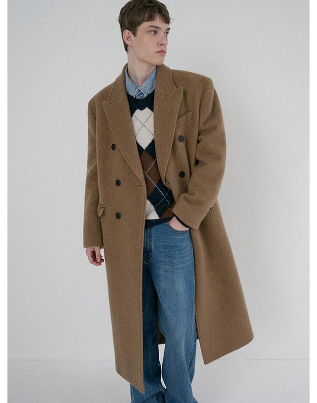 던스트 UNISEX TAILORED DOUBLE-BREASTED COAT CAMEL_M_UDCO6D125CM 카멜 착용컷