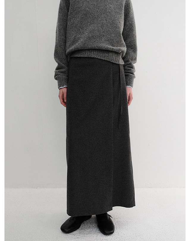 던스트 MAXI WRAP SKIRT CHARCOAL GREY_UDSK6D225CG 그레이 착용컷