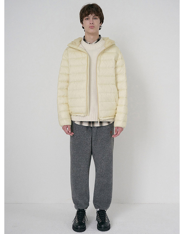 던스트 UNISEX BOUCLE JOGGER PANTS MELANGE GREY_UDPA6D122G2 그레이 착용컷