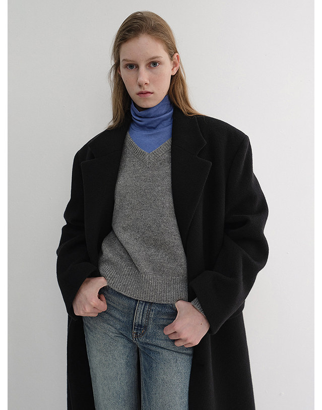 던스트 ESSENTIAL ROLL NECK TOP BLUE_UDTS6D221B2 블루 착용컷