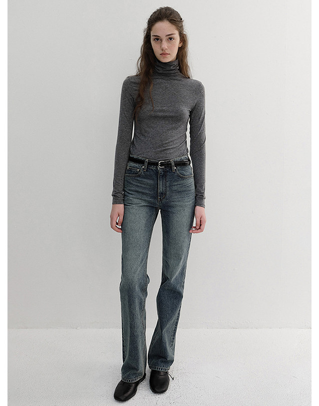 던스트 ESSENTIAL ROLL NECK TOP MELANGE GREY_UDTS6D221G2 그레이 착용컷
