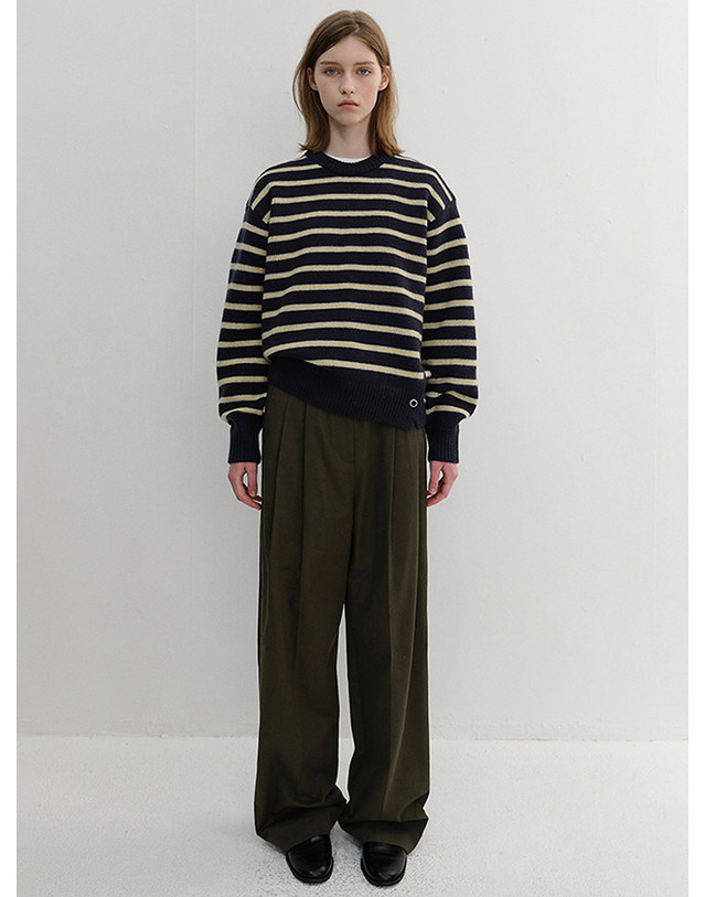 던스트 UNISEX STRIPED CHUNKY SWEATER NAVY_UDSW6D138N2 네이비 착용컷