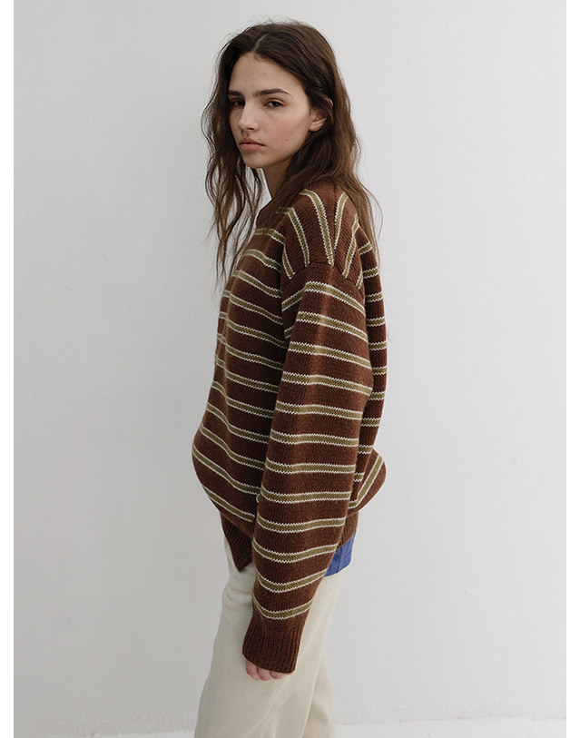 던스트 UNISEX STRIPED CHUNKY SWEATER BROWN_UDSW6D138W2 브라운 착용컷