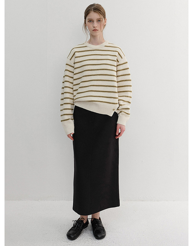 던스트 UNISEX STRIPED CHUNKY SWEATER IVORY_UDSW6D138IV 아이보리 착용컷