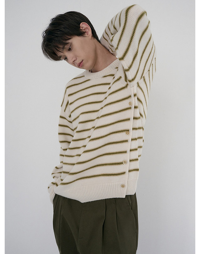던스트 UNISEX STRIPED CHUNKY SWEATER IVORY_UDSW6D138IV 아이보리 착용컷