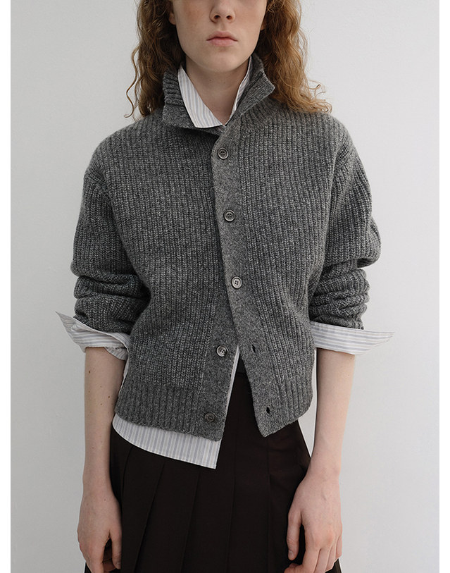 던스트 UNISEX HIGH NECK BUTTON CARDIGAN MELANGE GREY_UDSW6D122G2 그레이 착용컷