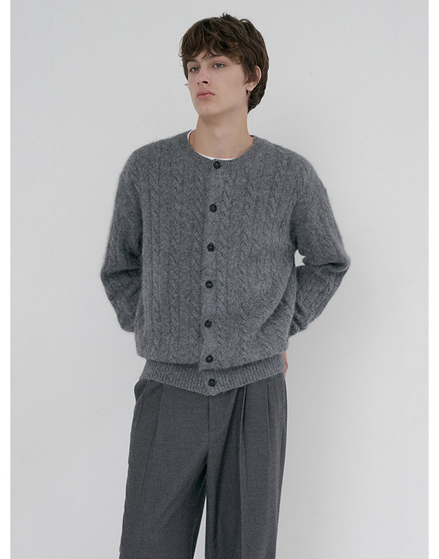 던스트 UNISEX HAIRY CABLE CREW NECK CARDIGAN MELANGE GREY_UDSW6D121G2 그레이 착용컷