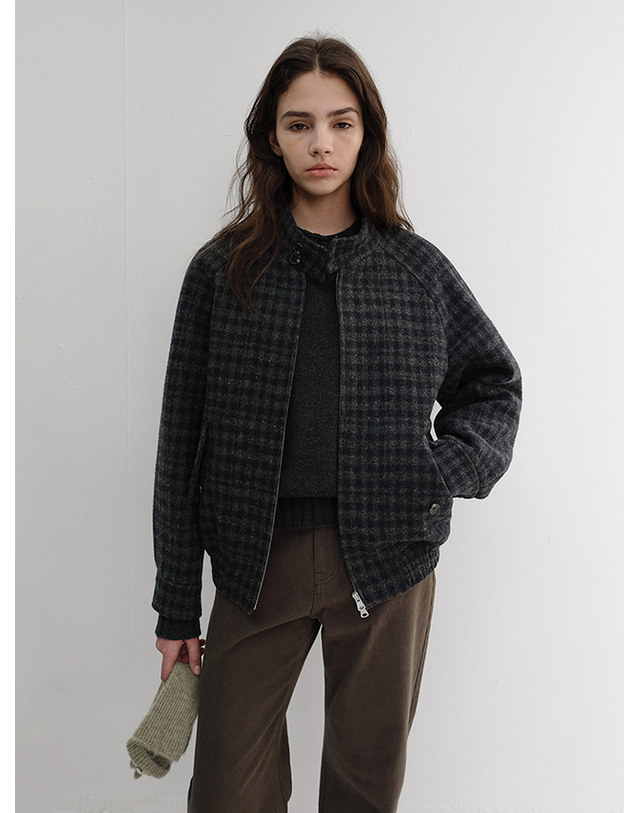 던스트 UNISEX HARRINGTON WOOL BLOUSON DEEP NAVY CHECK_UDJU6D127N3 네이비 착용컷