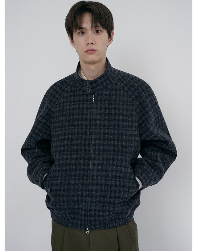 던스트 UNISEX HARRINGTON WOOL BLOUSON DEEP NAVY CHECK_UDJU6D127N3 네이비 착용컷