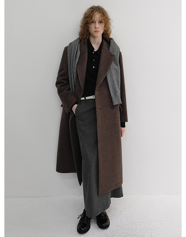 던스트 UNISEX LOOSE DOUBLE-BREASTED COAT BROWN MELANGE_UDCO6D127W3 브라운 착용컷