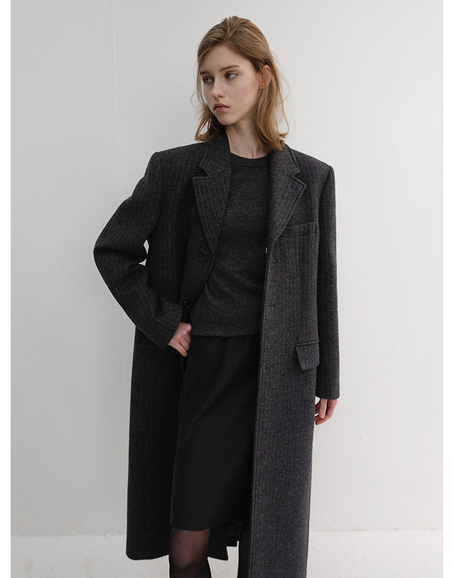 던스트 UNISEX 2-WAY 3 BUTTON COAT GREY STRIPE_UDCO6D121G3 그레이 착용컷