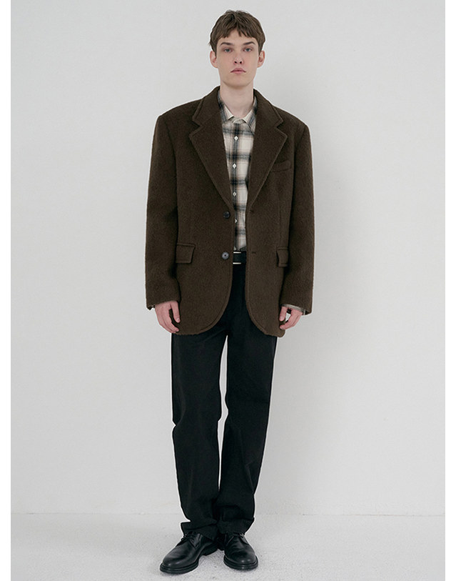 던스트 UNISEX ALPACA BLAZER COAT BROWN_UDJA6D123W2 브라운 착용컷