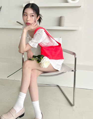 Lucky Pleats Knit Shoulder Neon Guava