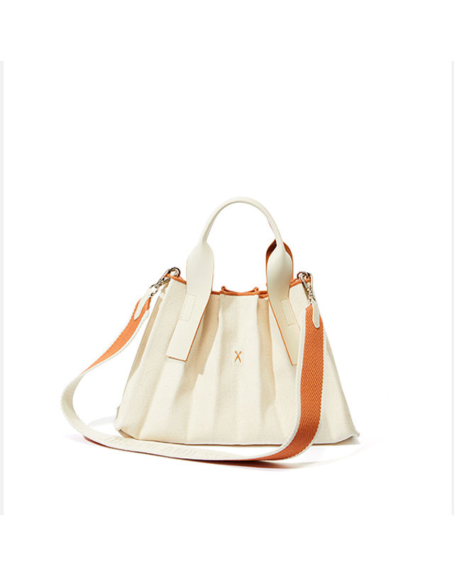 조셉앤스테이시 Lucky Pleats Canvas Tote S Ivory_Cream 착용컷
